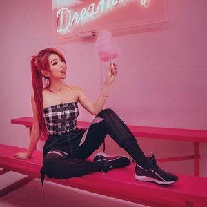 Onigiri Plaid Strap Detail Crop Top